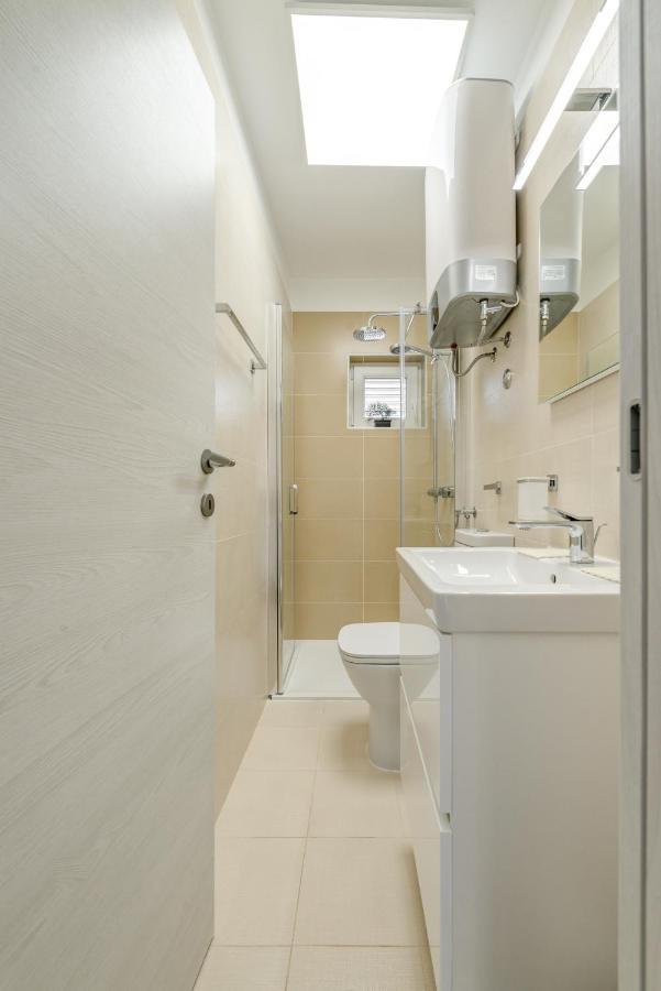 Joy 1 Apartment 诺瓦利娅 外观 照片