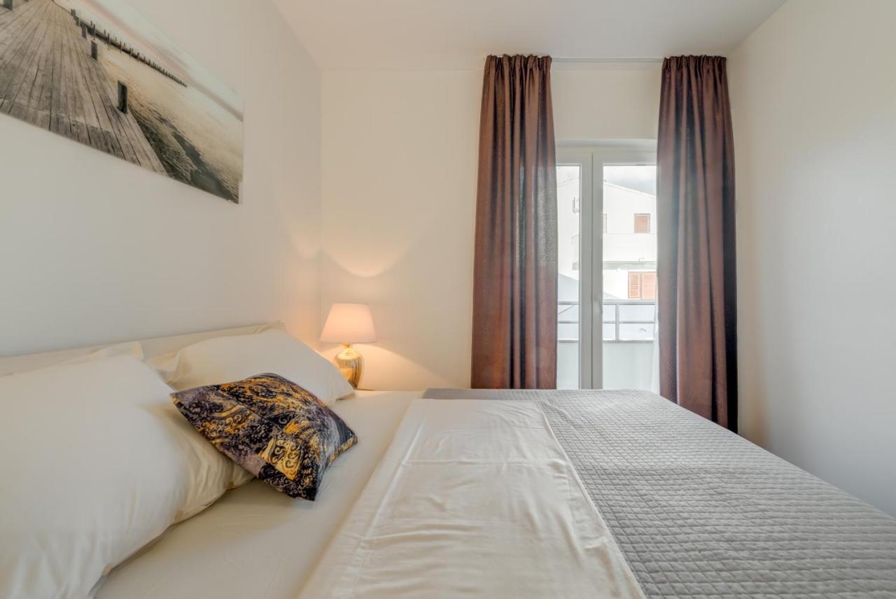 Joy 1 Apartment 诺瓦利娅 外观 照片