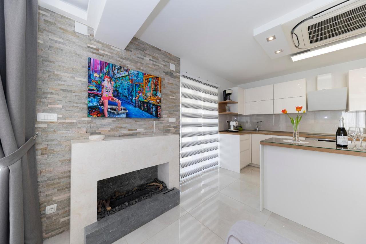 Joy 1 Apartment 诺瓦利娅 外观 照片