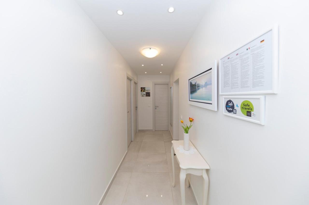 Joy 1 Apartment 诺瓦利娅 外观 照片