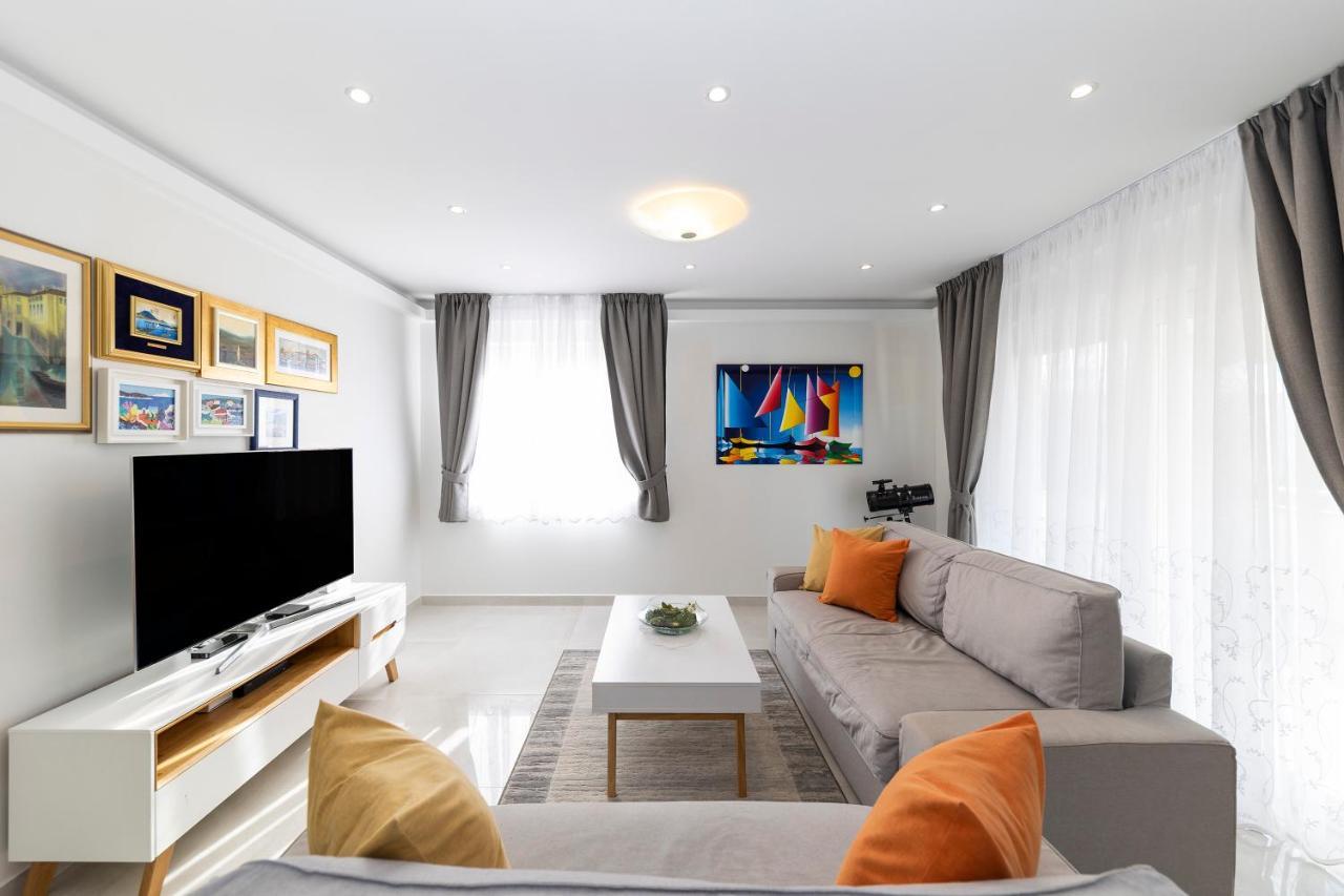 Joy 1 Apartment 诺瓦利娅 外观 照片